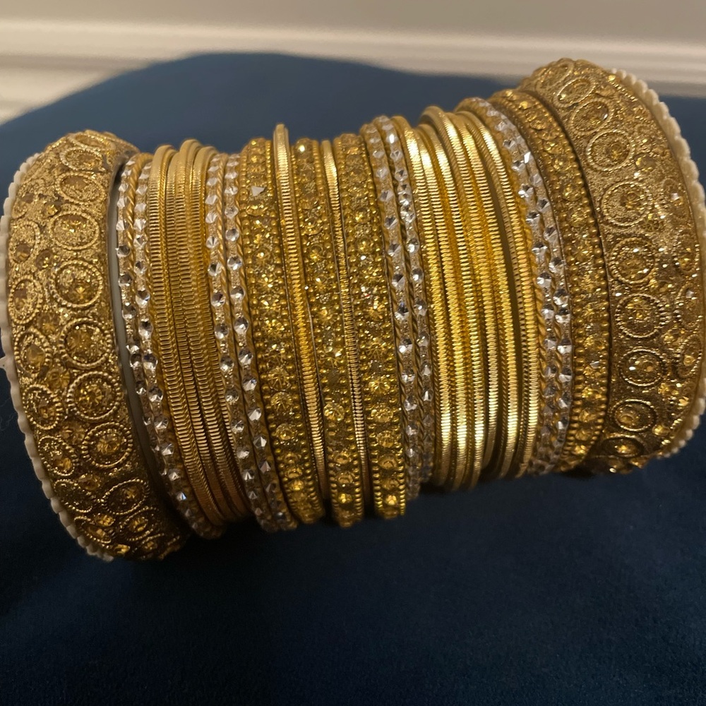 Costume jewelry- Gold bangle set